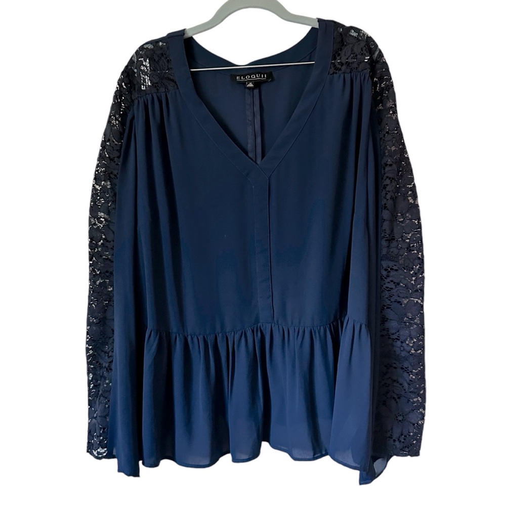 Eloquii top with lace inset sleeve, tiered bottom. Plus size 22. Zip up back